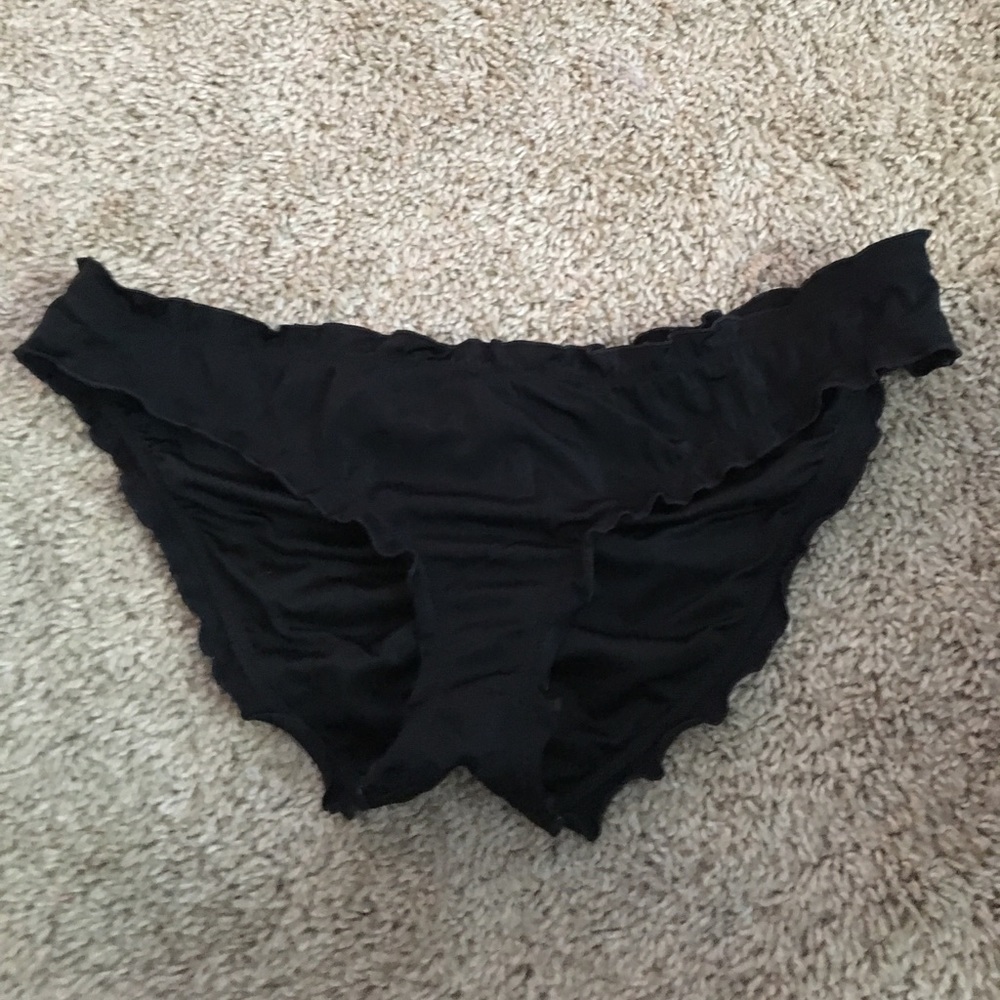 Black ruffled bathing suit bottoms